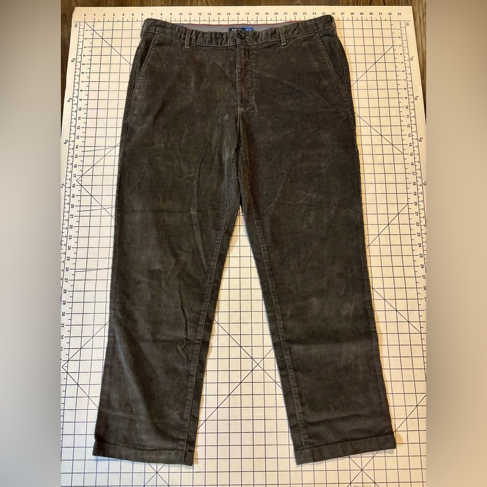 NWT Izod Men’s 38/30 Grey Corduroy‎ Pants